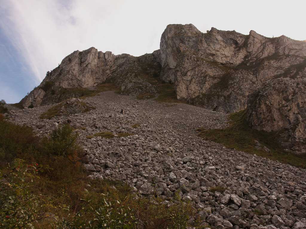 Foto Grohotele din flancul stang al Santului Mare (c) Petru Goja